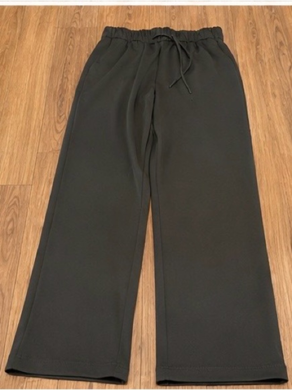 Hilary Radley Wide-Leg Drawstring Pants in Charcoal